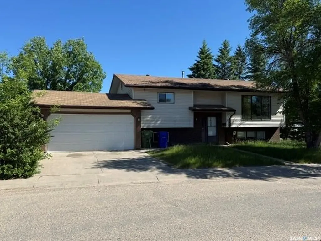 1498 Lacroix Street Prince Albert SK S6V 7T8