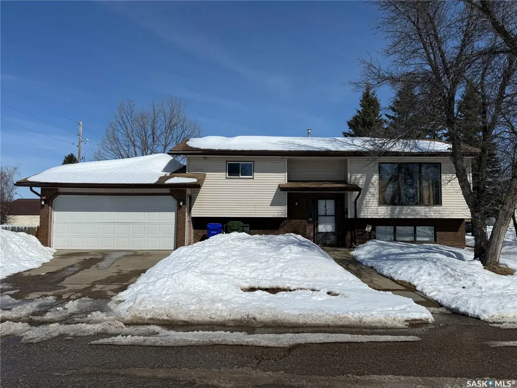 1498 Lacroix Street Prince Albert SK S6V 7T8