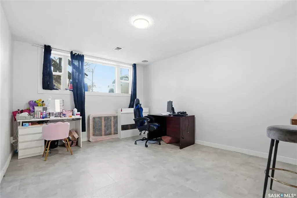 1709 2nd Avenue N Saskatoon SK S7K 3N2
