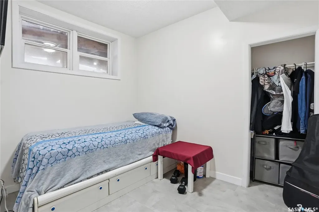 1709 2nd Avenue N Saskatoon SK S7K 3N2