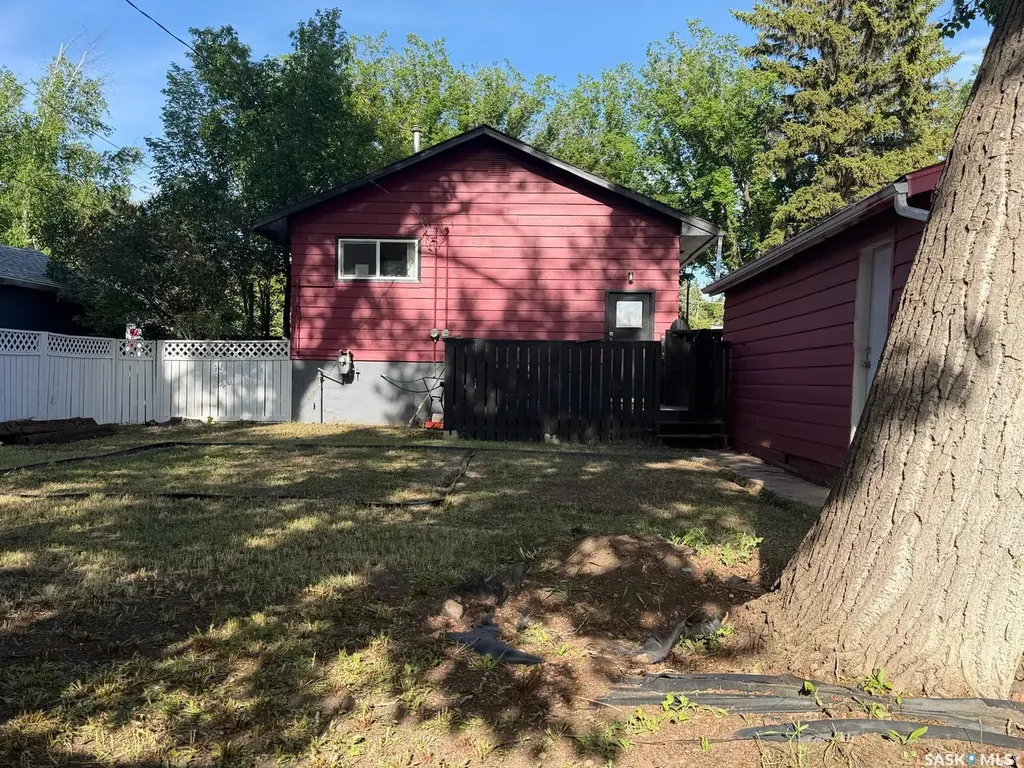 1709 2nd Avenue N Saskatoon SK S7K 3N2