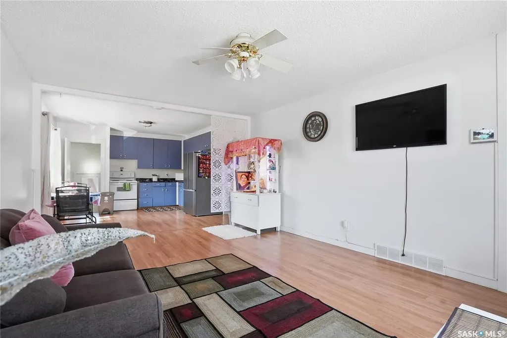 1709 2nd Avenue N Saskatoon SK S7K 3N2