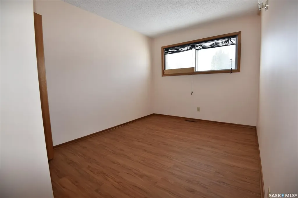 402-404 1st Street W Nipawin SK S0E 1E0