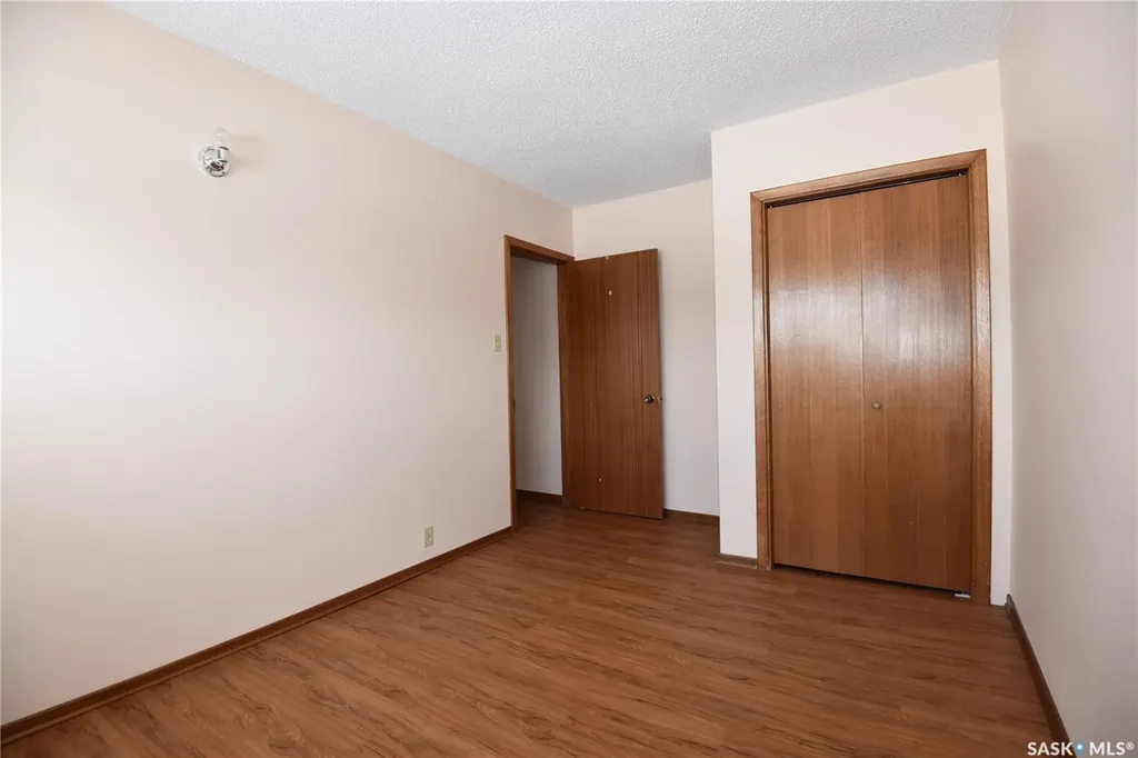 402-404 1st Street W Nipawin SK S0E 1E0