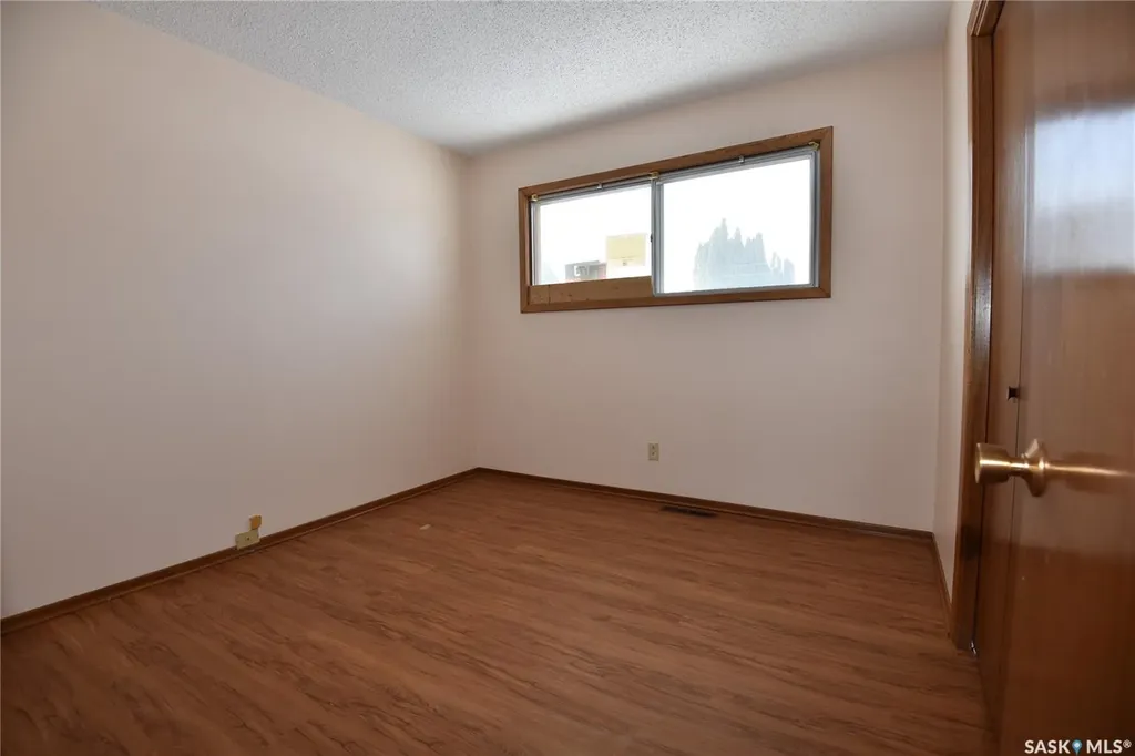 402-404 1st Street W Nipawin SK S0E 1E0