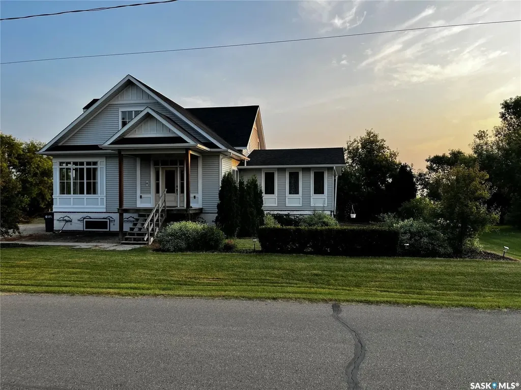 1306 Assiniboia Avenue Grenfell SK S0G 2B0