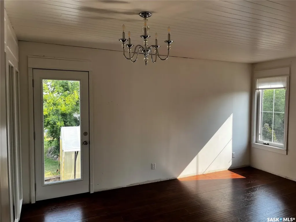1306 Assiniboia Avenue Grenfell SK S0G 2B0