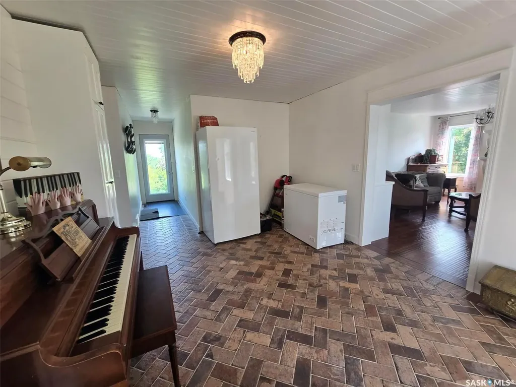 1306 Assiniboia Avenue Grenfell SK S0G 2B0