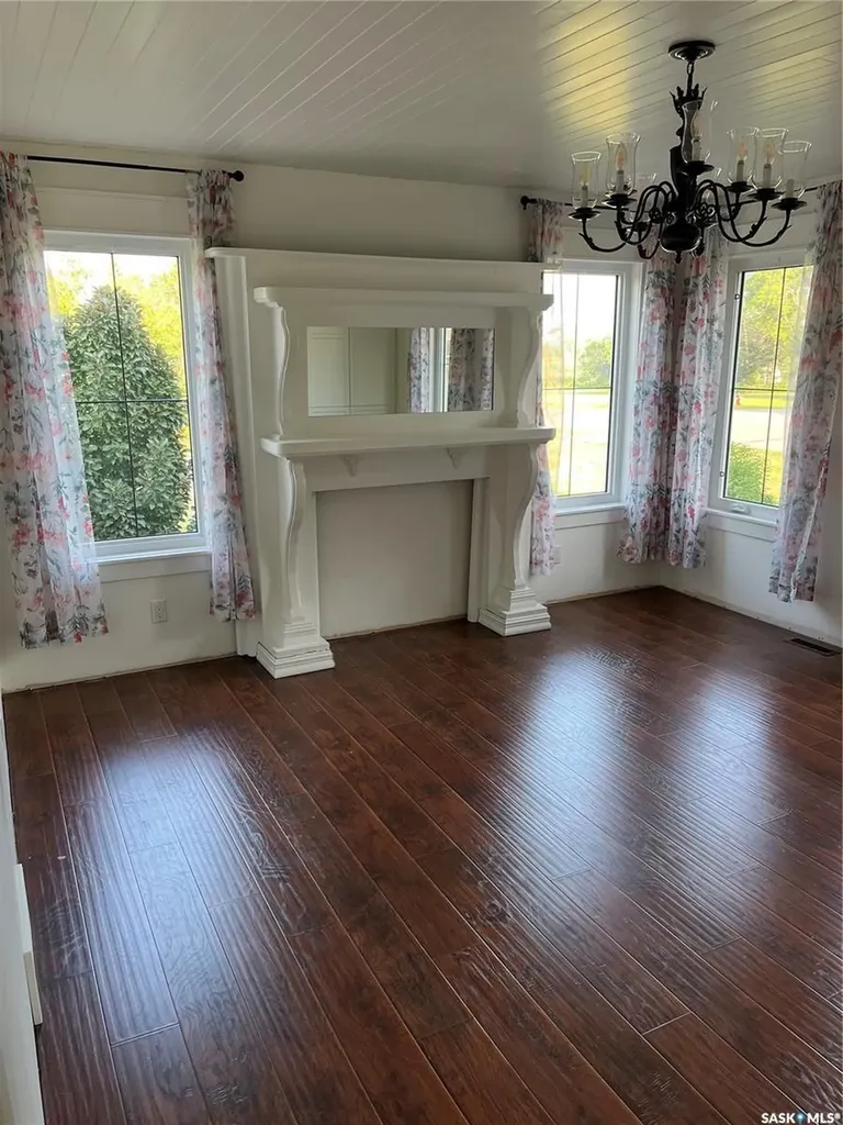 1306 Assiniboia Avenue Grenfell SK S0G 2B0