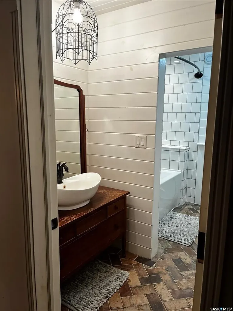 1306 Assiniboia Avenue Grenfell SK S0G 2B0