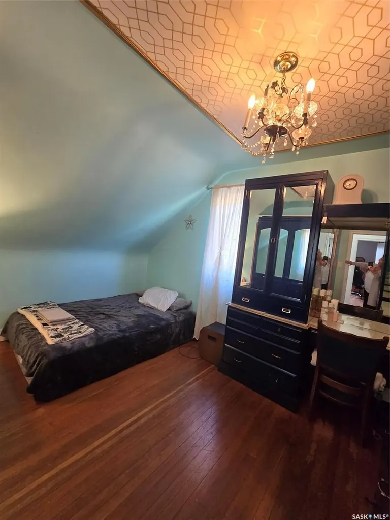 1306 Assiniboia Avenue Grenfell SK S0G 2B0