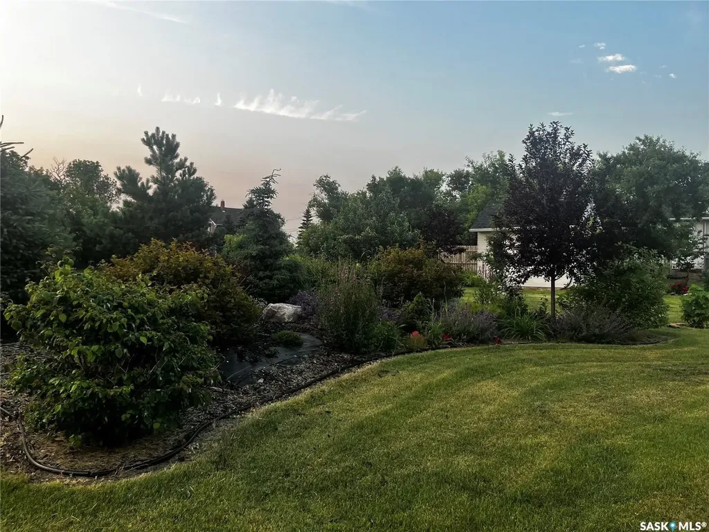 1306 Assiniboia Avenue Grenfell SK S0G 2B0