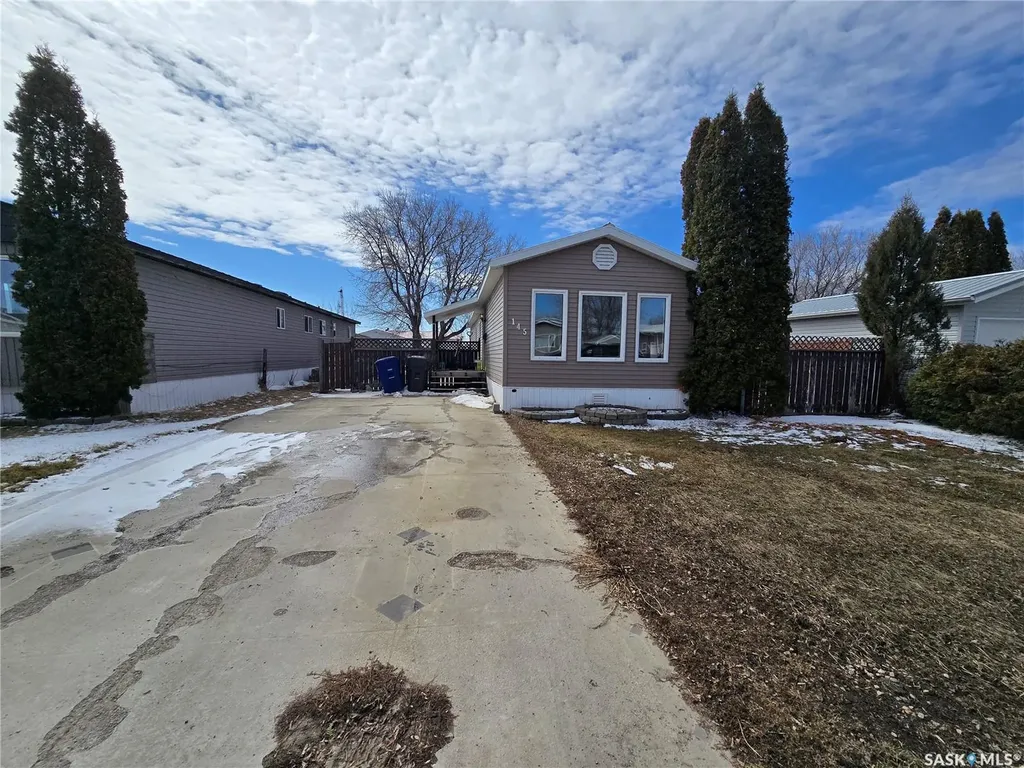 145 Laing Crescent Weyburn SK S4H 2R8