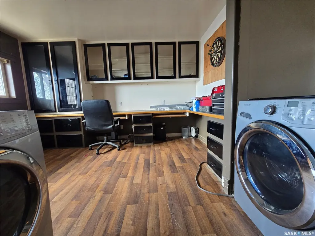 145 Laing Crescent Weyburn SK S4H 2R8