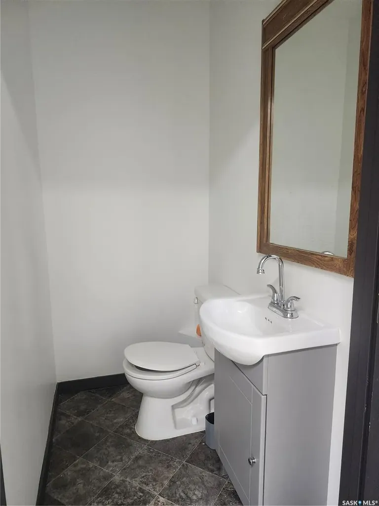 324 Centre Street Assiniboia SK S0H 0B0