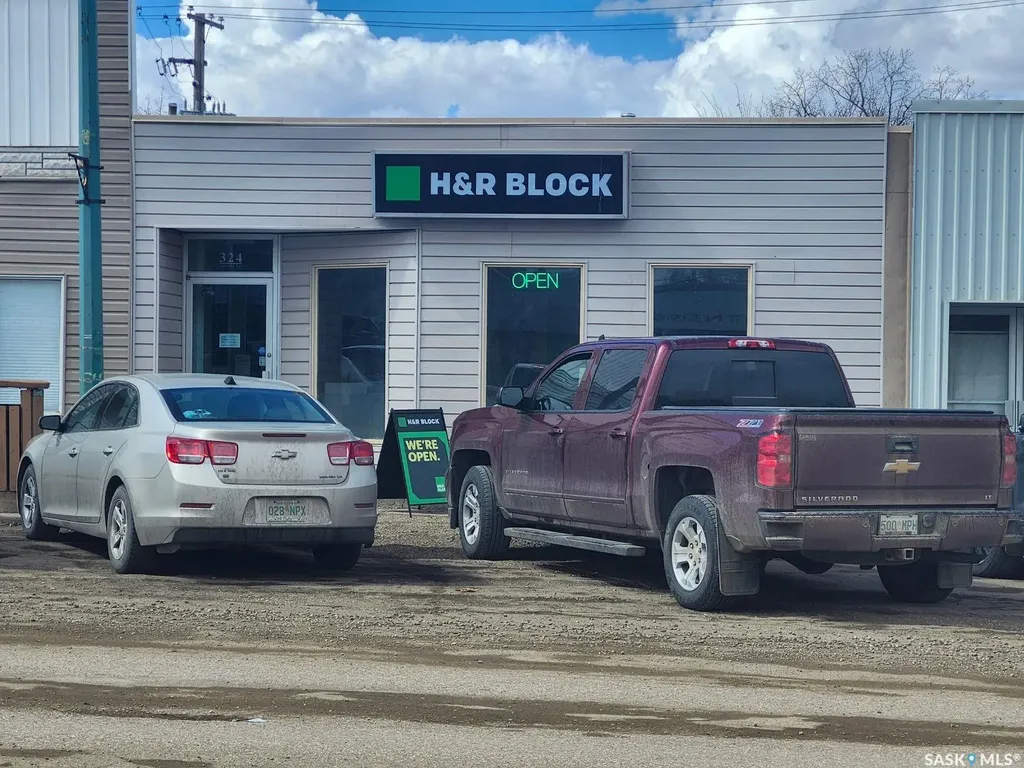 324 Centre Street Assiniboia SK S0H 0B0