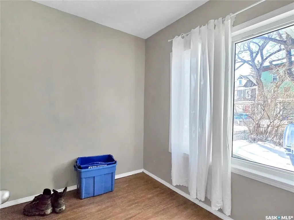 312 E Avenue S Saskatoon SK S7M 1S1