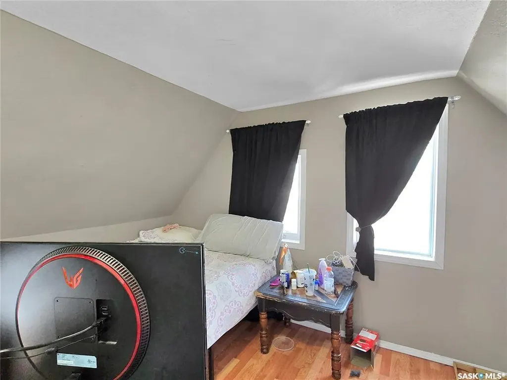 312 E Avenue S Saskatoon SK S7M 1S1