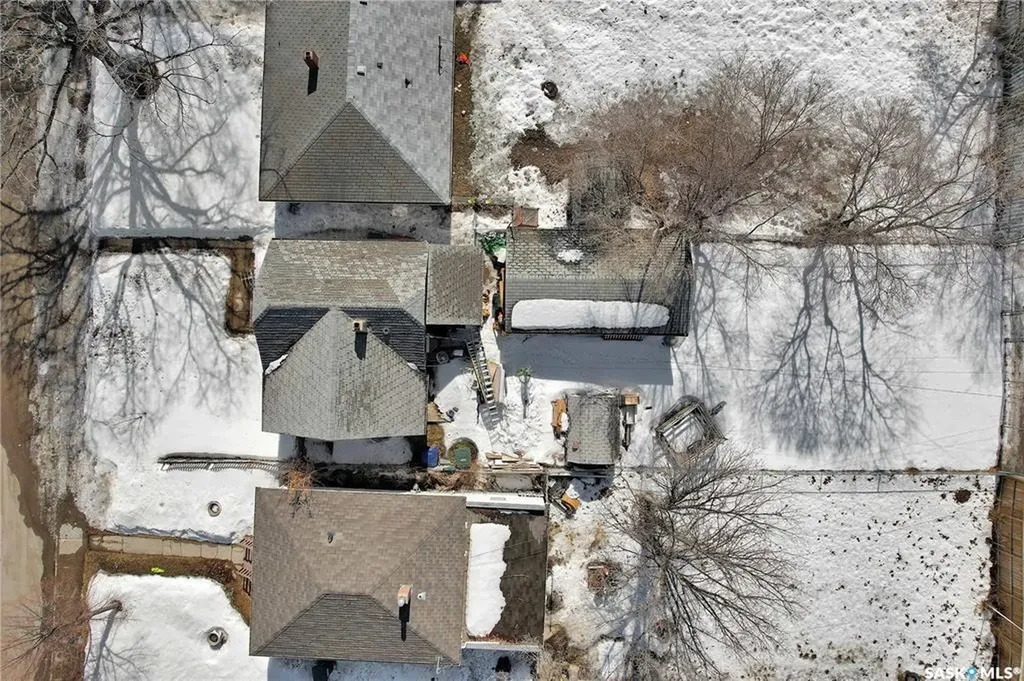 203 U Avenue S Saskatoon SK S7M 1R8