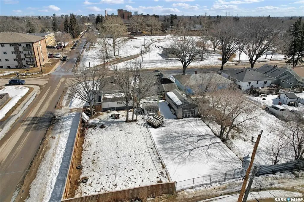 203 U Avenue S Saskatoon SK S7M 1R8
