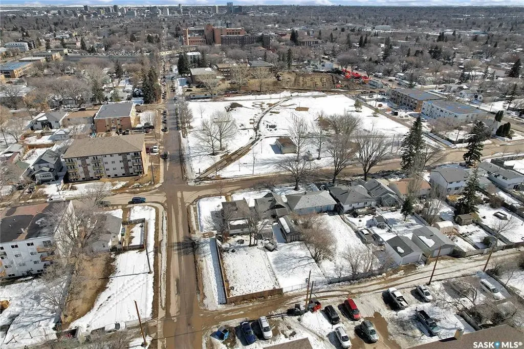 203 U Avenue S Saskatoon SK S7M 1R8