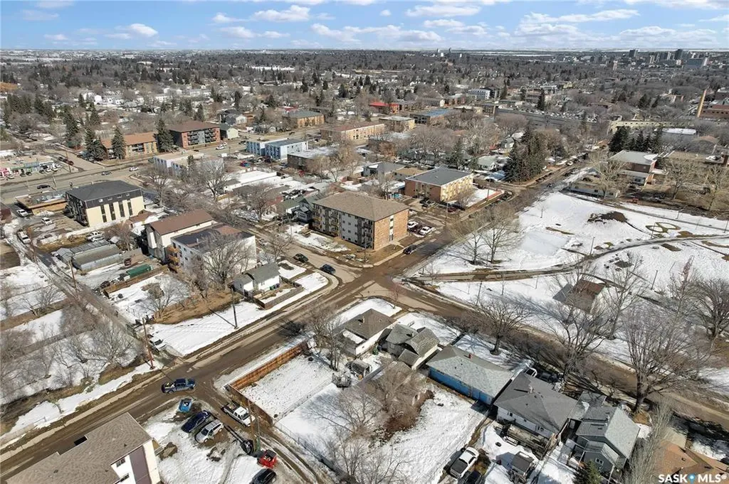 203 U Avenue S Saskatoon SK S7M 1R8