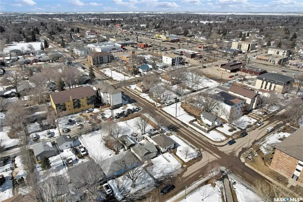 203 U Avenue S Saskatoon SK S7M 1R8