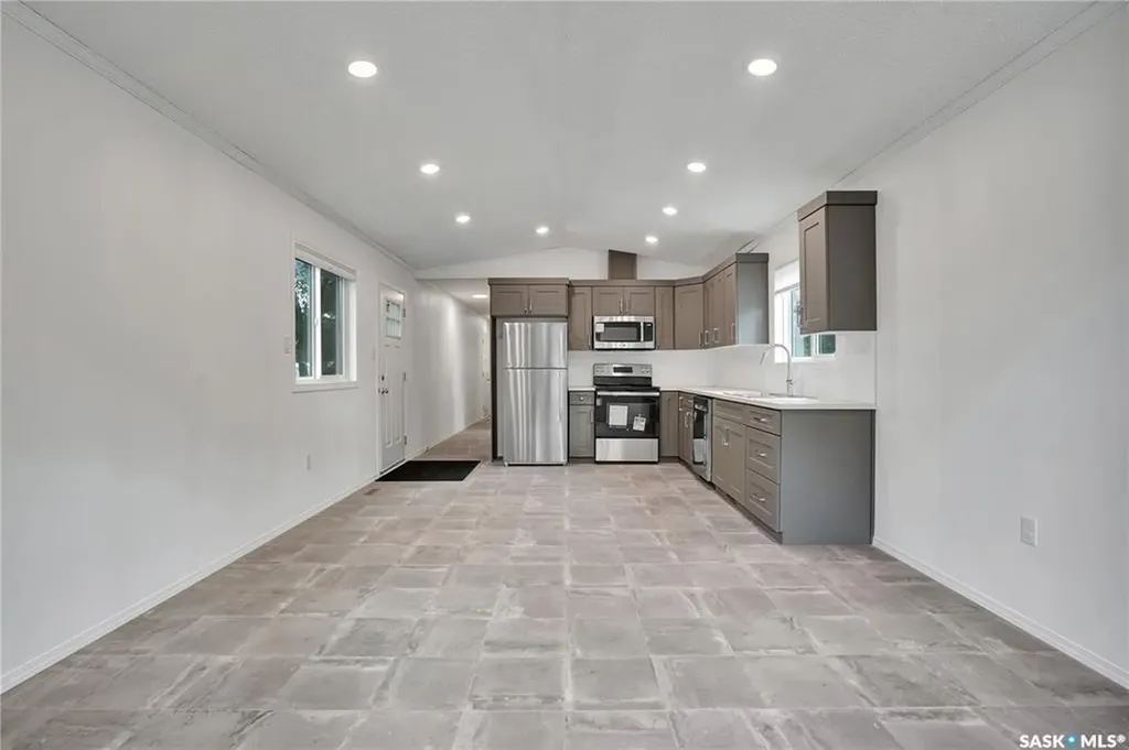 1524 Rayner Avenue Saskatoon SK S7N 2P8