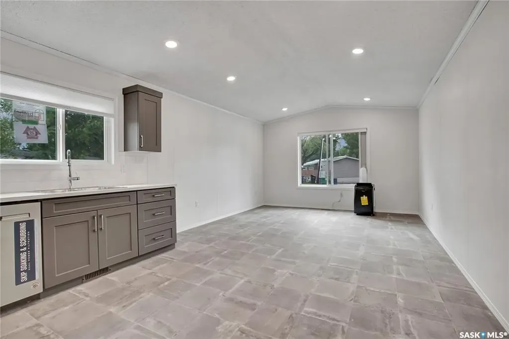 1524 Rayner Avenue Saskatoon SK S7N 2P8