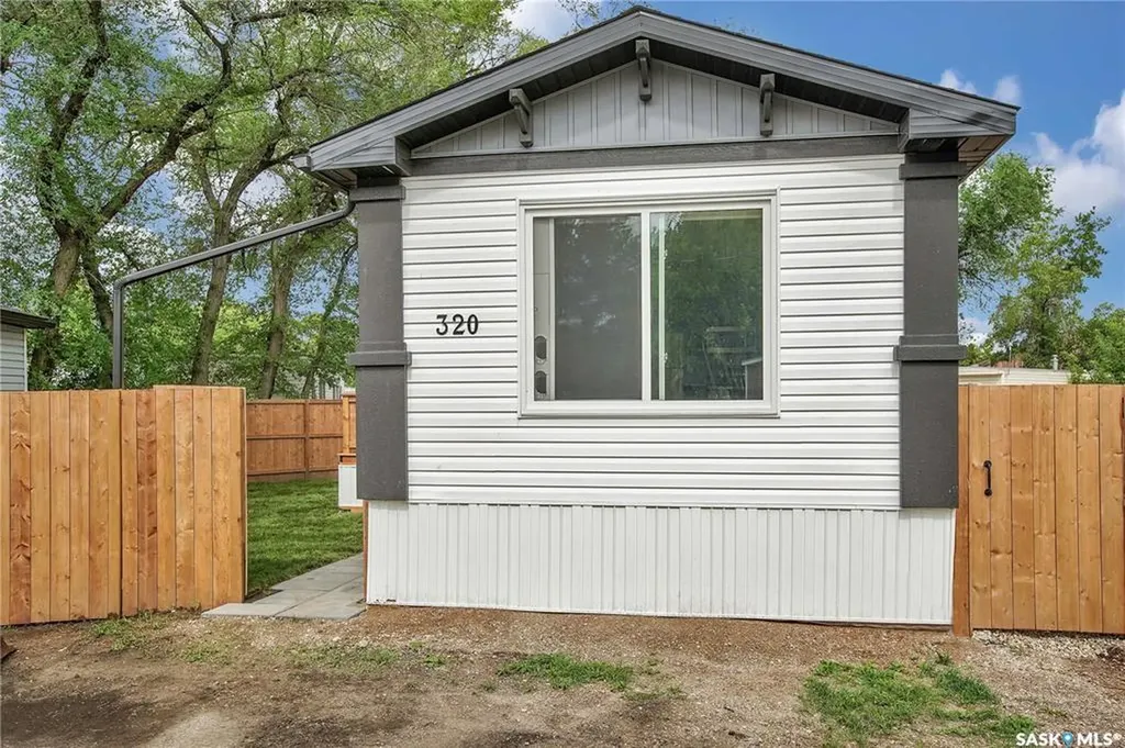 1524 Rayner Avenue Saskatoon SK S7N 2P8
