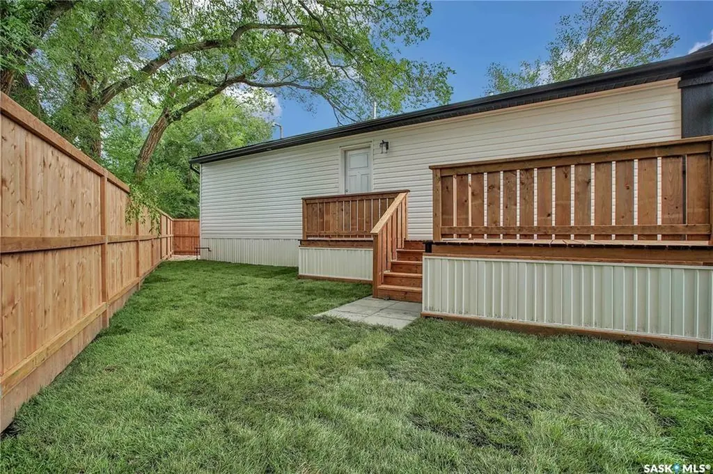 1524 Rayner Avenue Saskatoon SK S7N 2P8