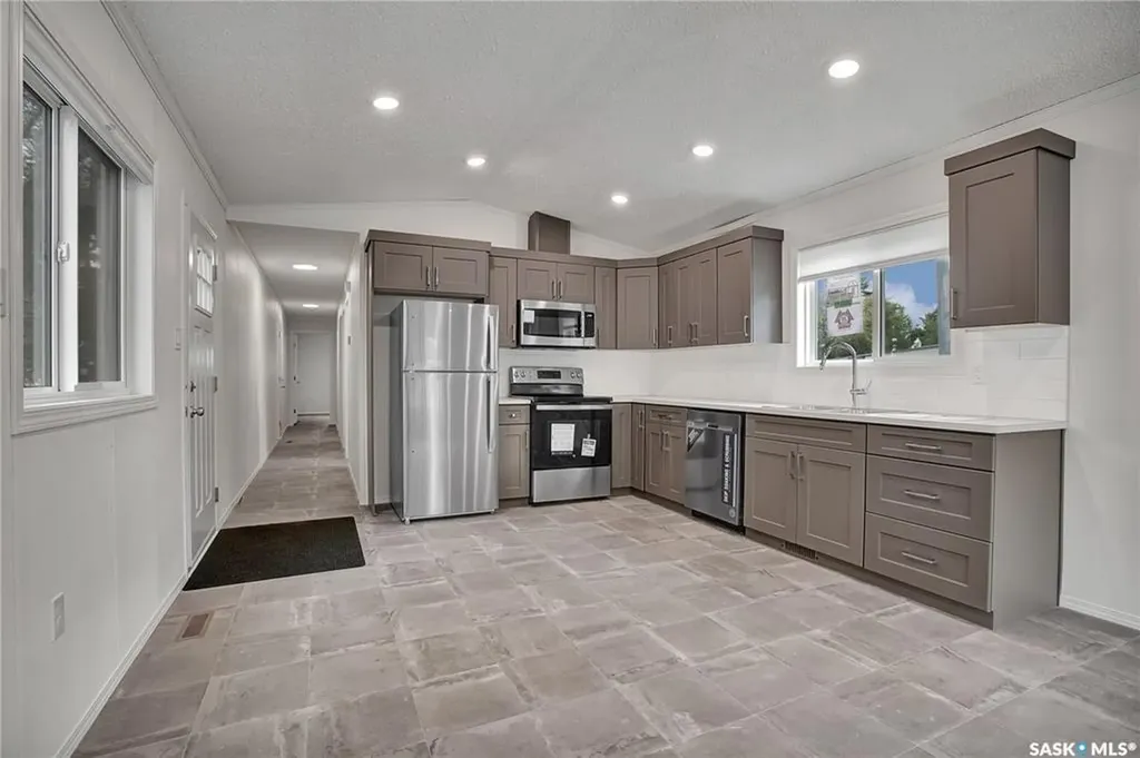 1524 Rayner Avenue Saskatoon SK S7N 2P8