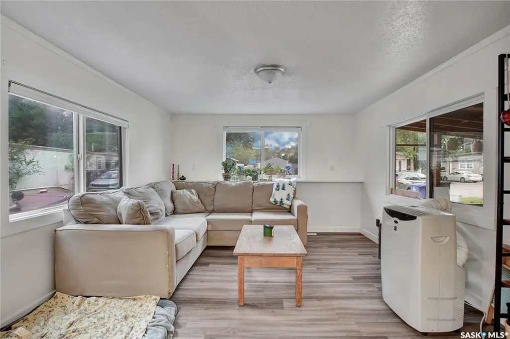 1524 Rayner Avenue Saskatoon SK S7N 1Y1