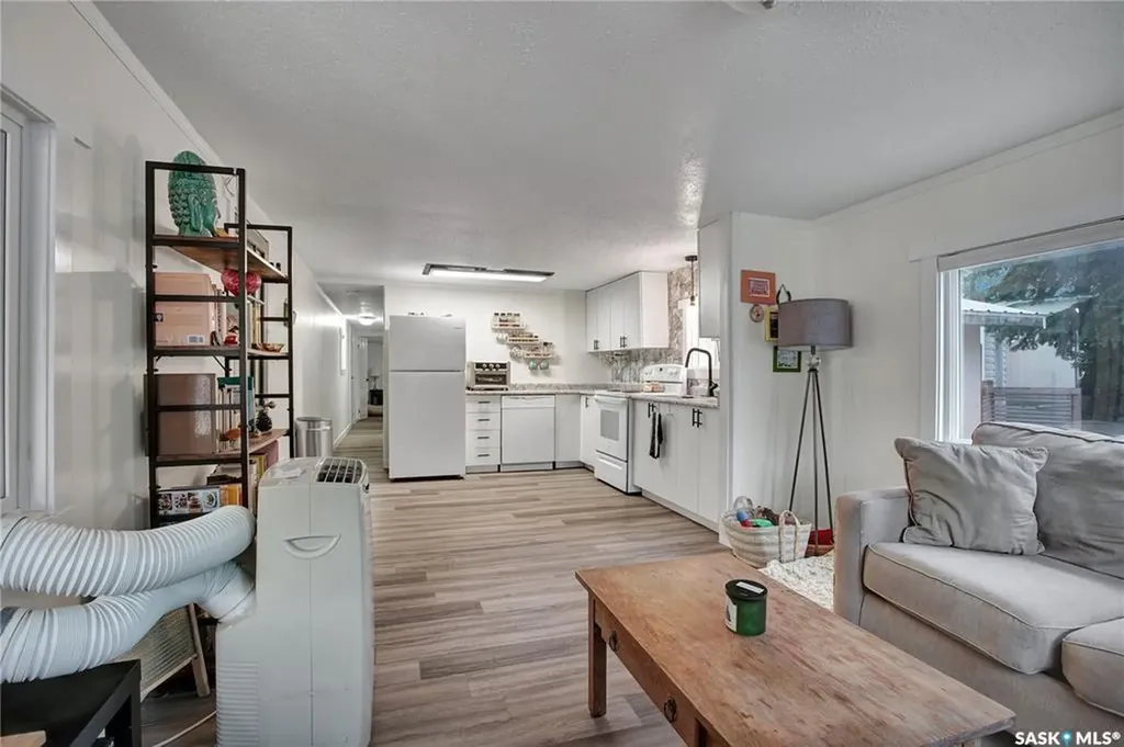 1524 Rayner Avenue Saskatoon SK S7N 1Y1