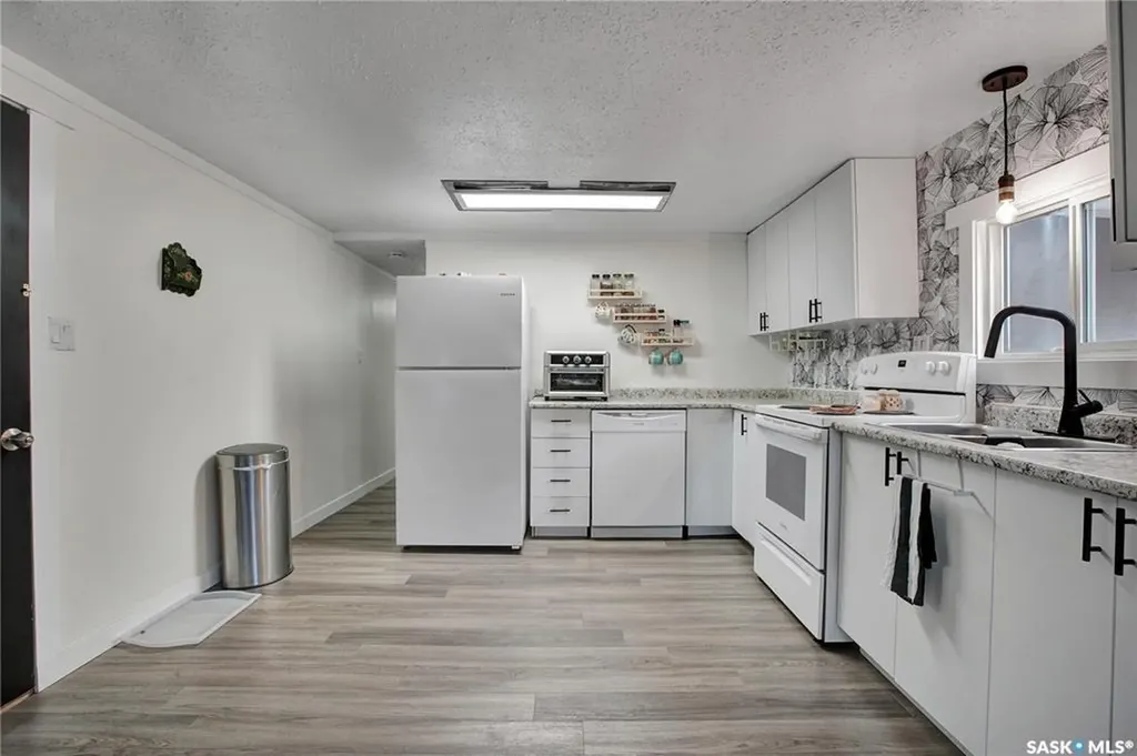 1524 Rayner Avenue Saskatoon SK S7N 1Y1