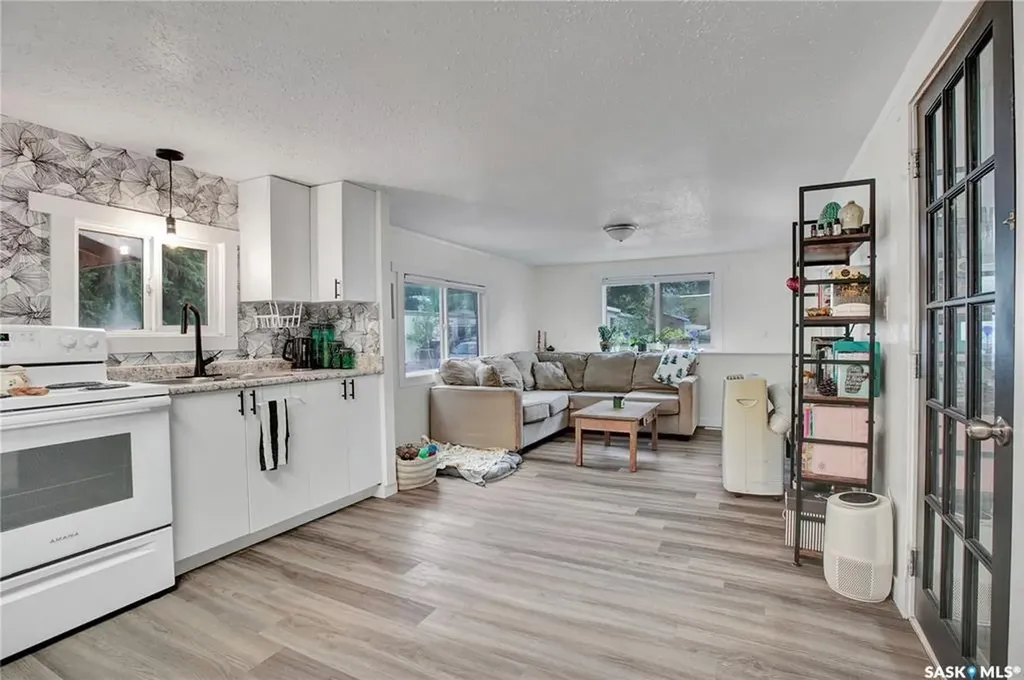 1524 Rayner Avenue Saskatoon SK S7N 1Y1