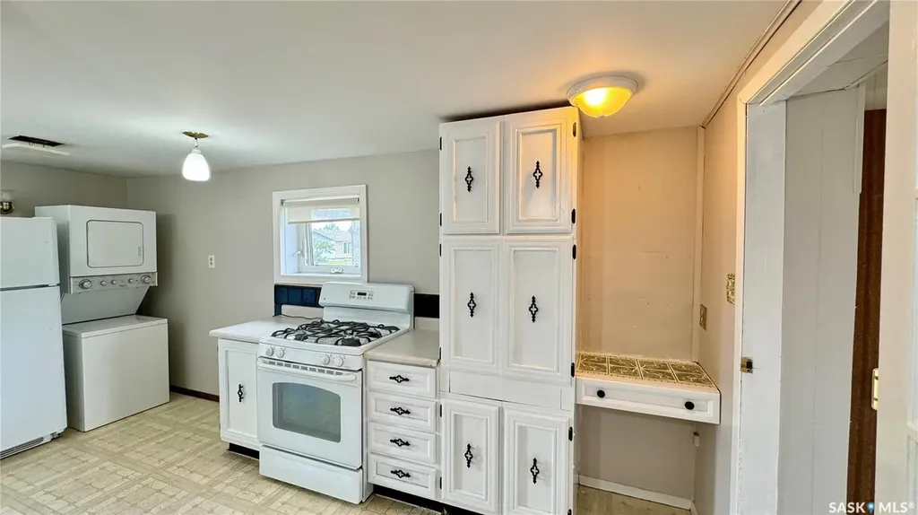 209 1st Street E Dinsmore SK S0L 0T0