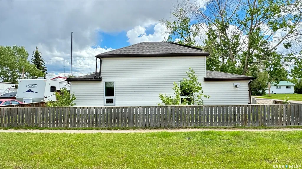 209 1st Street E Dinsmore SK S0L 0T0
