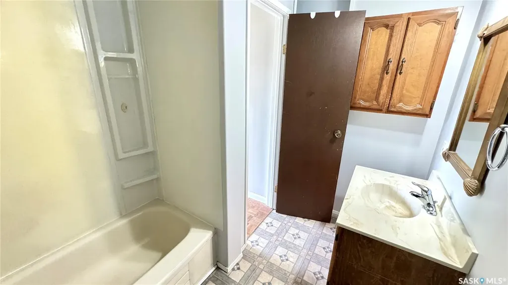 209 1st Street E Dinsmore SK S0L 0T0