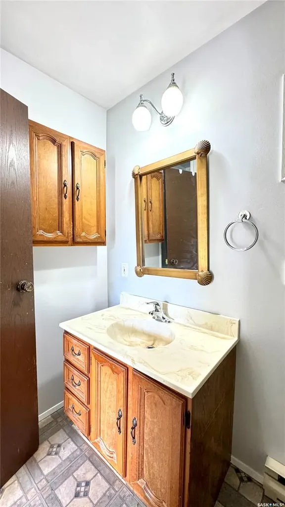 209 1st Street E Dinsmore SK S0L 0T0