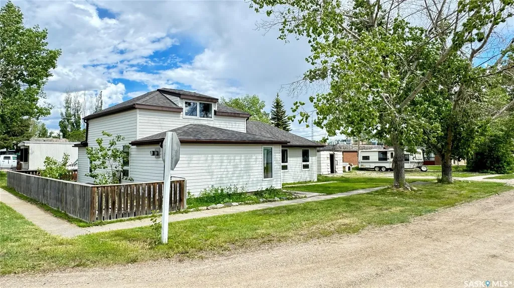 209 1st Street E Dinsmore SK S0L 0T0