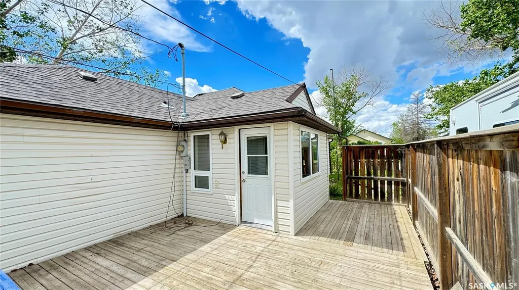 209 1st Street E Dinsmore SK S0L 0T0