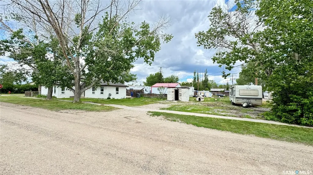 209 1st Street E Dinsmore SK S0L 0T0