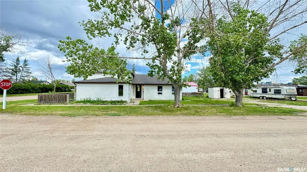 209 1st Street E Dinsmore SK S0L 0T0