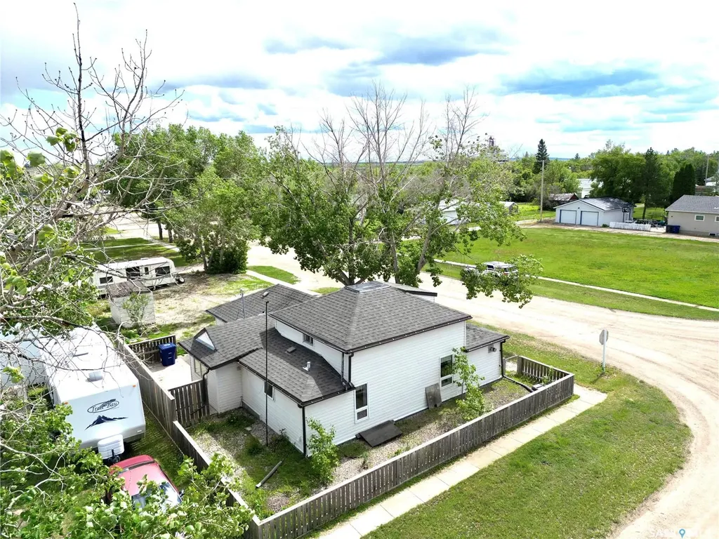 209 1st Street E Dinsmore SK S0L 0T0
