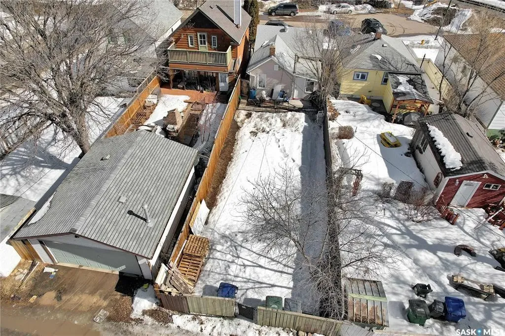 205 J Avenue S Saskatoon SK S7M 2A2