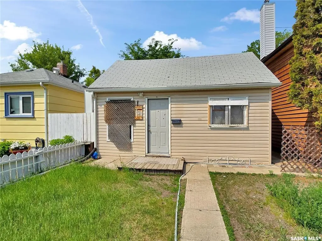 205 J Avenue S Saskatoon SK S7M 2A2