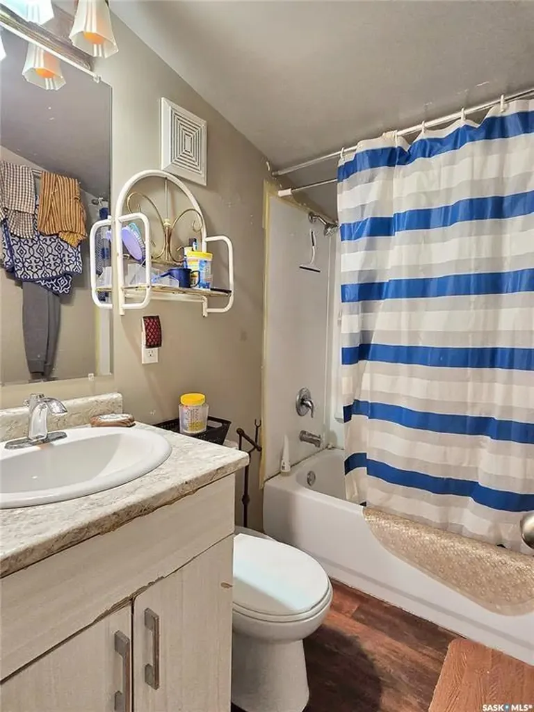 205 J Avenue S Saskatoon SK S7M 2A2