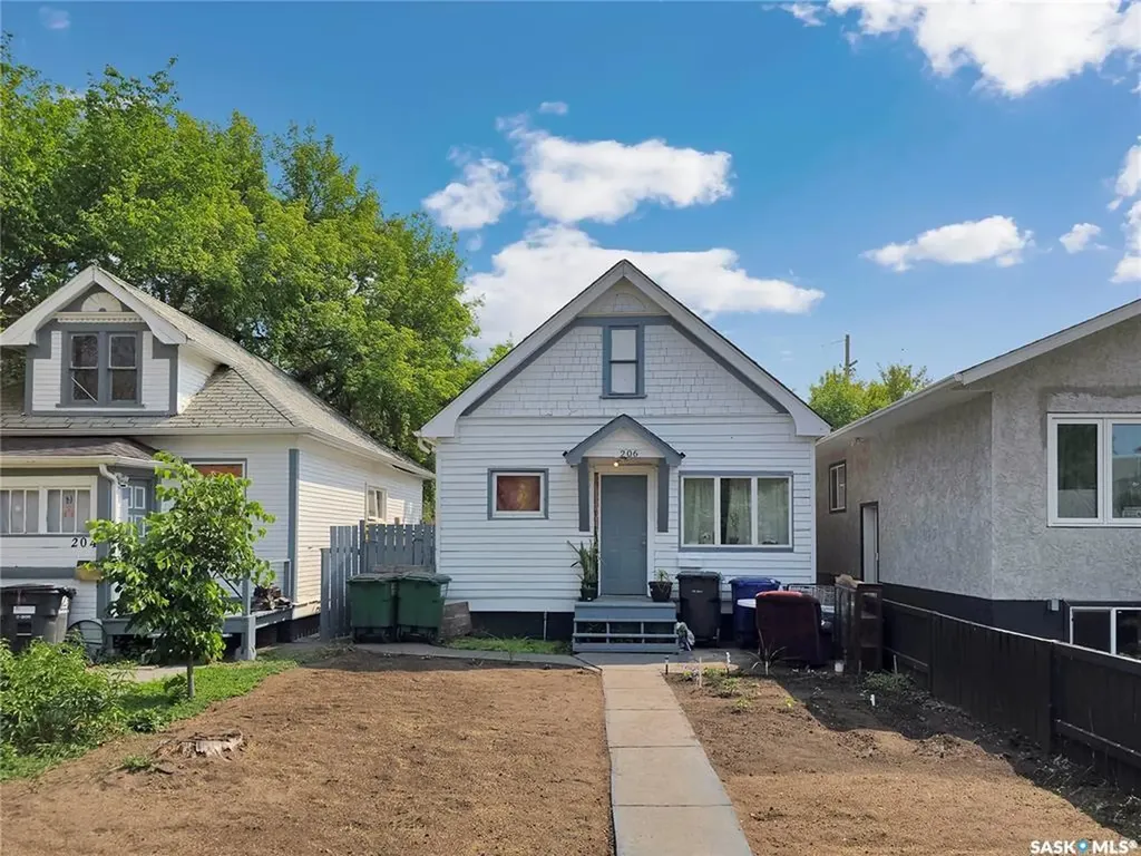 206 K Avenue S Saskatoon SK S7M 2C8