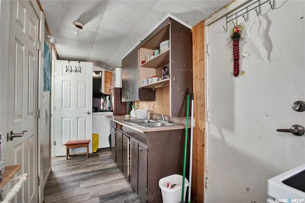 206 K Avenue S Saskatoon SK S7M 2C8